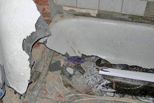 Демонтаж ванны в Слободской